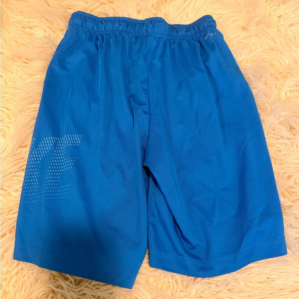 Nike athletic shorts boys L